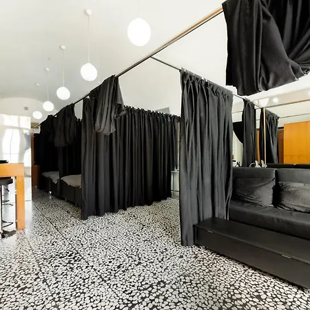 旅馆 Unique Spa Sleeping Experience